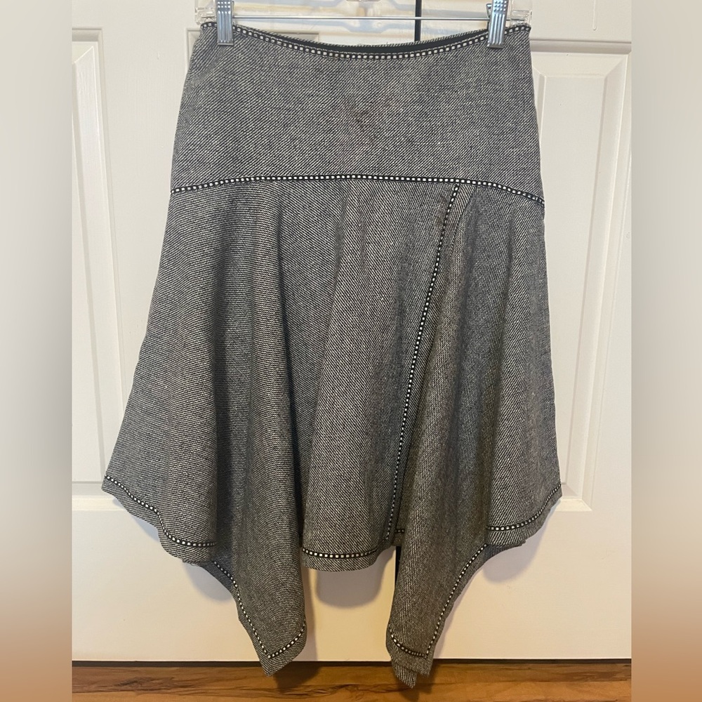 Hazel full skirt in black & white with asymmetrical design. Size S.